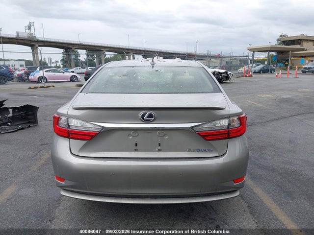 40086047 :رقم المزاد ، JTHBW1GG4G2107033 vin ، 2016 Lexus Es 300h 300h مزاد بيع