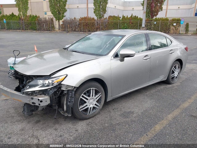 40086047 :رقم المزاد ، JTHBW1GG4G2107033 vin ، 2016 Lexus Es 300h 300h مزاد بيع