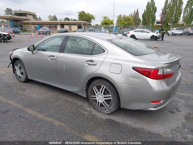 40086047 :رقم المزاد ، JTHBW1GG4G2107033 vin ، 2016 Lexus Es 300h 300h مزاد بيع