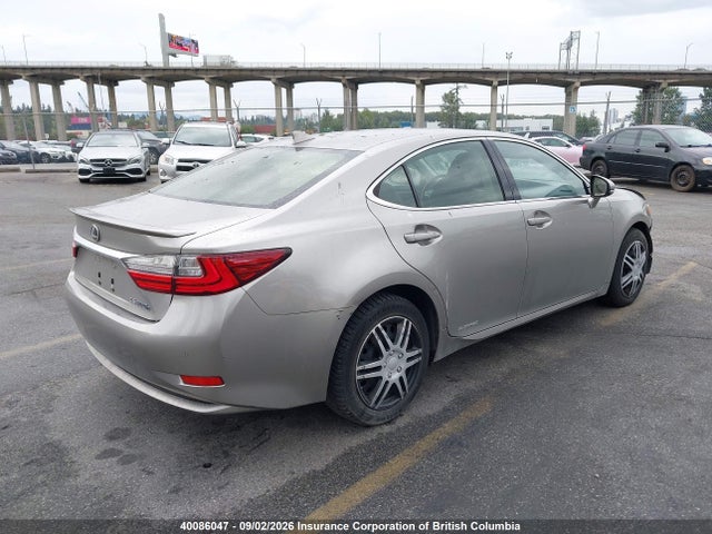40086047 :رقم المزاد ، JTHBW1GG4G2107033 vin ، 2016 Lexus Es 300h 300h مزاد بيع