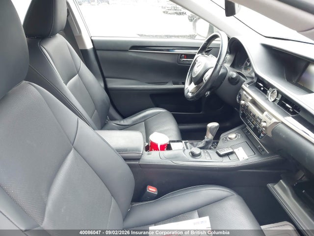 40086047 :رقم المزاد ، JTHBW1GG4G2107033 vin ، 2016 Lexus Es 300h 300h مزاد بيع