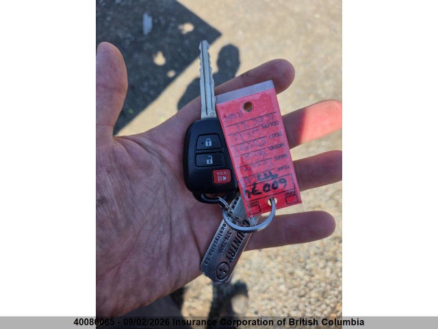 40086065 :رقم المزاد ، JTDKTUD38CD522951 vin ، 2012 Toyota Yaris مزاد بيع