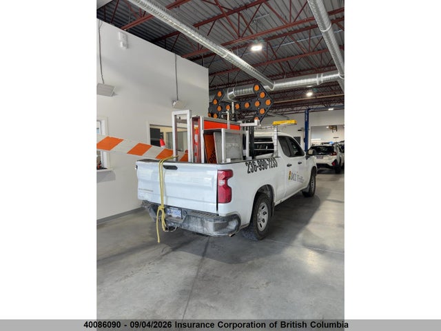 Chevrolet Silverado K1500 2023 1GCRDAEK1PZ298964 Image 4