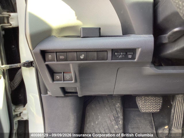 5TDGRKEC7PS172665 Toyota Sienna Le 8-passenger