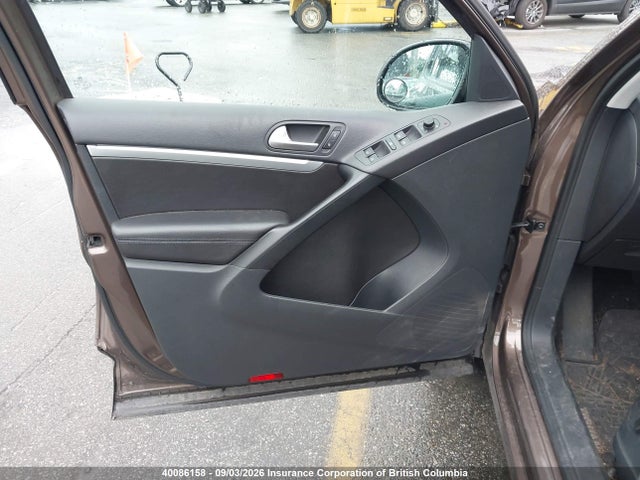 Продажа на аукционе авто 2015 Volkswagen Tiguan S/se/sel/r-line, vin: WVGJV7AX0FW034807, номер лота: 40086158