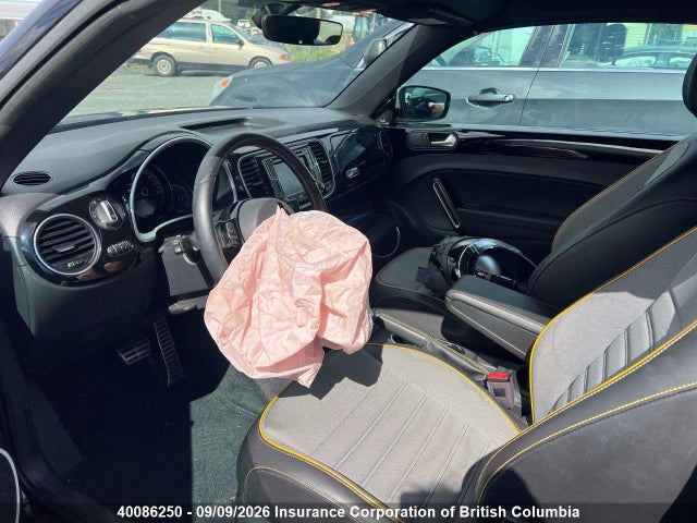40086250 :رقم المزاد ، 3VWTDAAT3KM504104 vin ، 2019 Volkswagen Beetle Dune مزاد بيع