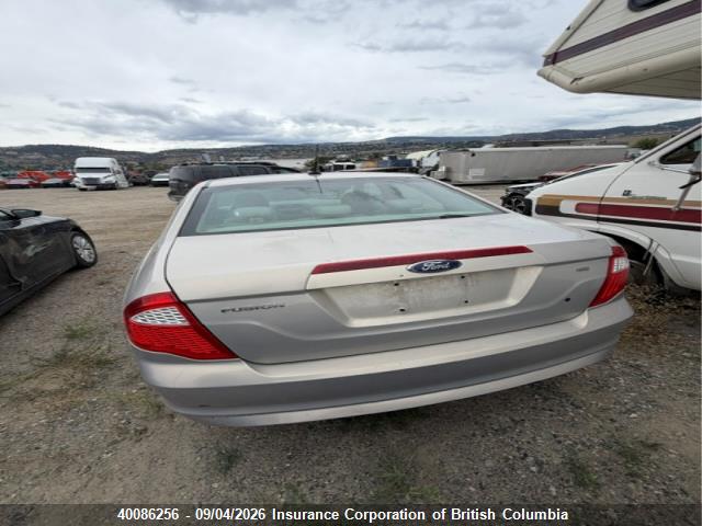 40086256 :رقم المزاد ، 3FAHP0HA8AR229349 vin ، 2010 Ford Fusion Se مزاد بيع
