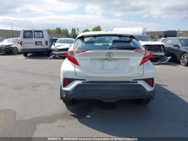 Toyota C-HR 2018 NMTKHMBX2JR002669 Image 17