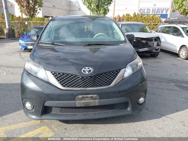 40086360 :رقم المزاد ، 5TDXK3DC9CS211813 vin ، 2012 Toyota Sienna Se 8 Passenger مزاد بيع