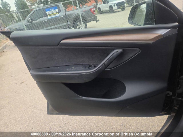 Tesla Model Y 2023 7SAYGDEE0PF771941 Image 19