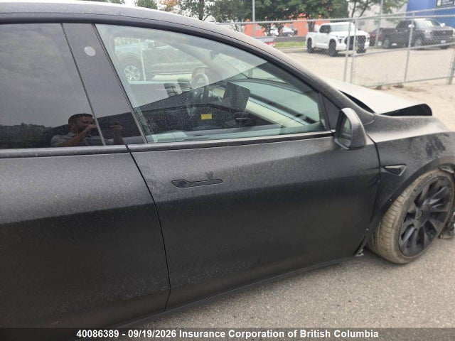 Tesla Model Y 2023 7SAYGDEE0PF771941 Image 9