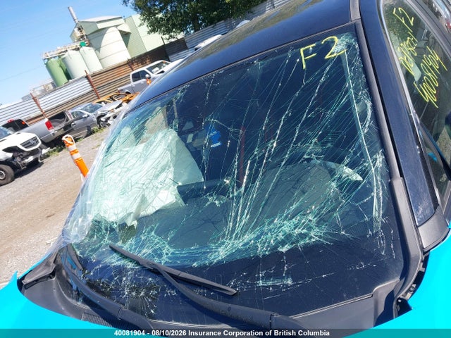 2T3B1RFV3RC397615 Toyota RAV4 LE
