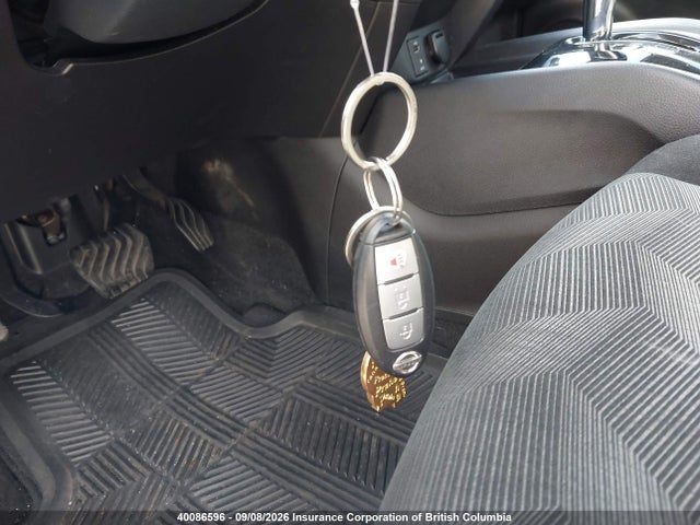 2015 Nissan Rogue მანქანა იყიდება აუქციონზე, vin: 5N1AT2MVXFC790598, აუქციონის ნომერი: 40086596
