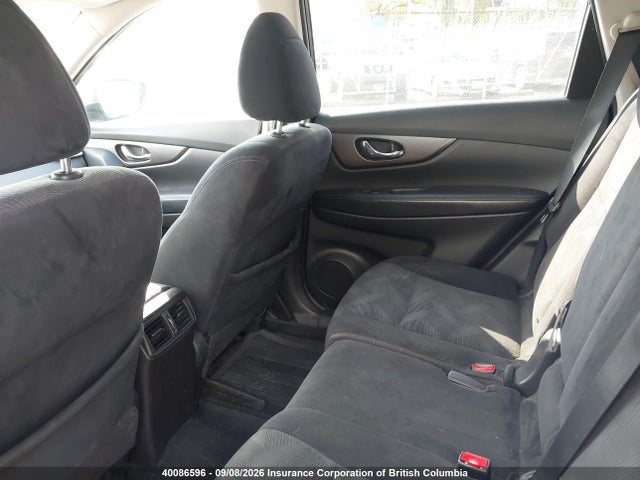 2015 Nissan Rogue მანქანა იყიდება აუქციონზე, vin: 5N1AT2MVXFC790598, აუქციონის ნომერი: 40086596