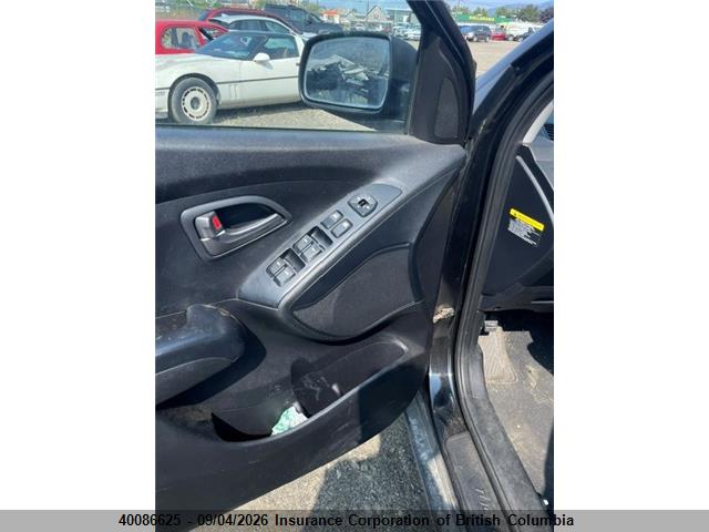 Hyundai TUCSON GLS 2015 KM8JTCAF5FU006986 Image 9
