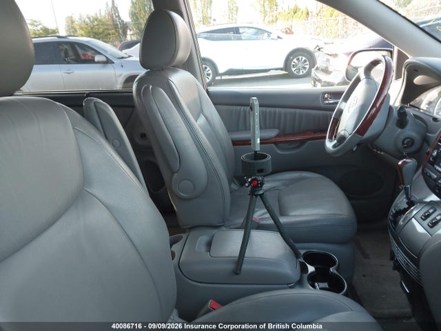 40086716 :رقم المزاد ، 5TDBA22C04S016033 vin ، 2004 Toyota Sienna Xle/xle Limited مزاد بيع