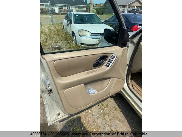 40086754 :رقم المزاد ، 1FMCU94134KB04013 vin ، 2004 Ford Escape Limited مزاد بيع
