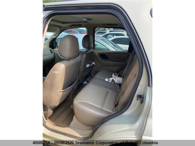 40086754 :رقم المزاد ، 1FMCU94134KB04013 vin ، 2004 Ford Escape Limited مزاد بيع