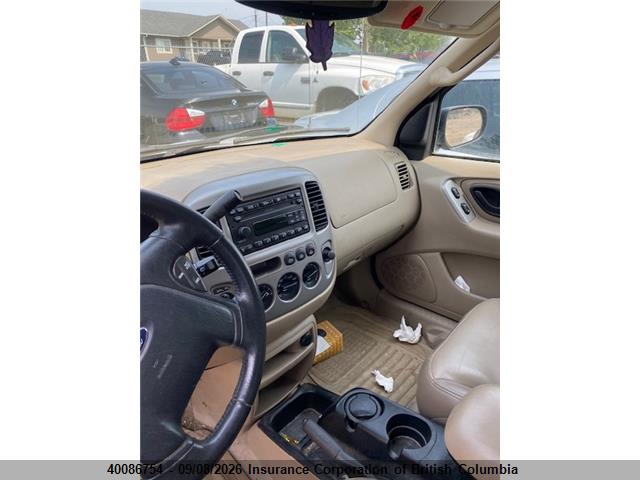 40086754 :رقم المزاد ، 1FMCU94134KB04013 vin ، 2004 Ford Escape Limited مزاد بيع