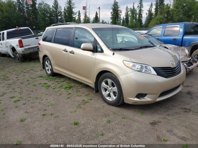 40086140 :رقم المزاد ، 5TDZK3DC7DS342152 vin ، 2013 Toyota Sienna مزاد بيع