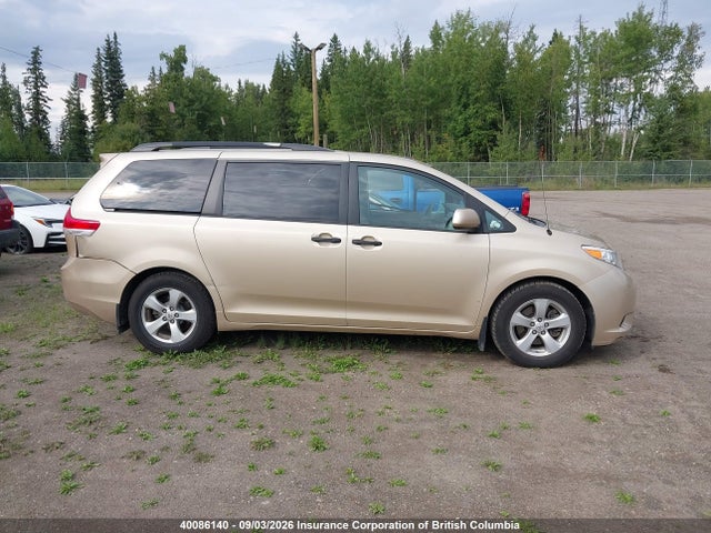 40086140 :رقم المزاد ، 5TDZK3DC7DS342152 vin ، 2013 Toyota Sienna مزاد بيع