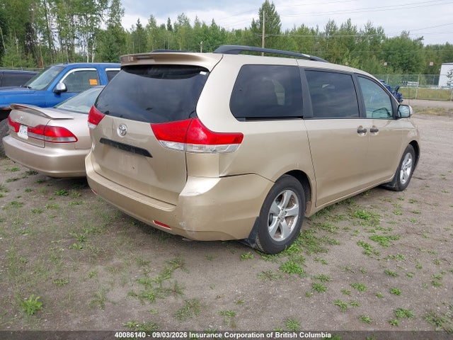 40086140 :رقم المزاد ، 5TDZK3DC7DS342152 vin ، 2013 Toyota Sienna مزاد بيع