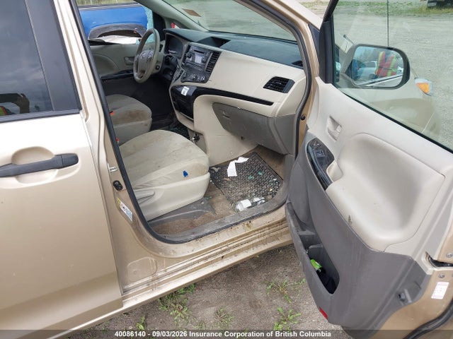 40086140 :رقم المزاد ، 5TDZK3DC7DS342152 vin ، 2013 Toyota Sienna مزاد بيع