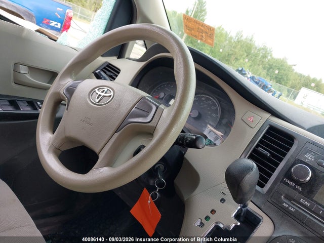 40086140 :رقم المزاد ، 5TDZK3DC7DS342152 vin ، 2013 Toyota Sienna مزاد بيع