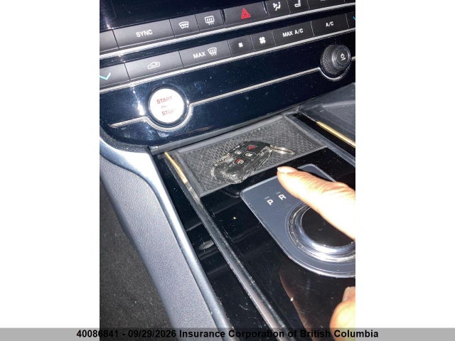 Jaguar XF 2018 SAJBK4FN8JCY59142 Image 9