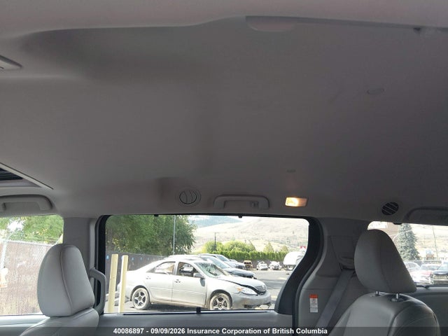Toyota Sienna Xle 7 Passenger 2017 5TDDZ3DC7HS176405 Image 22
