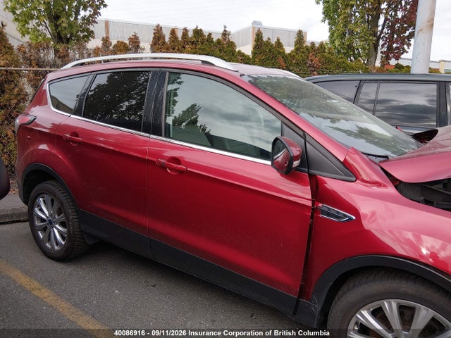 40086916 :رقم المزاد ، 1FMCU9J95HUB47532 vin ، 2017 Ford Escape Titanium مزاد بيع
