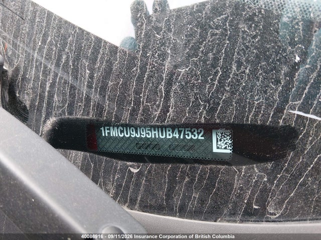 40086916 :رقم المزاد ، 1FMCU9J95HUB47532 vin ، 2017 Ford Escape Titanium مزاد بيع
