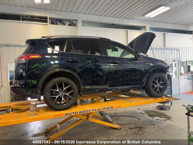 Toyota RAV4 2018 JTMJJREV8JD224721 Image 8