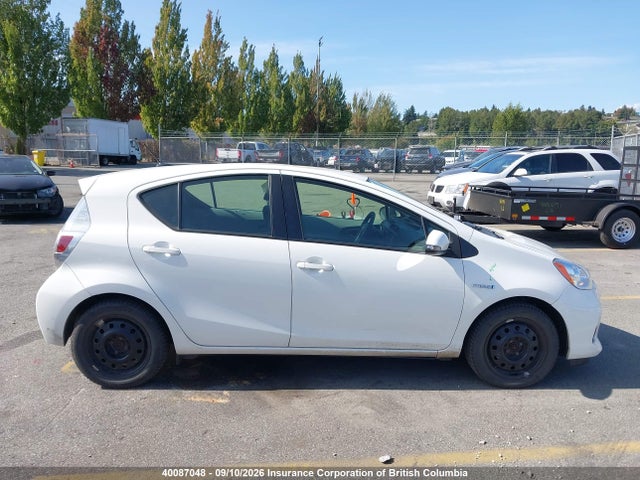 40087048 :رقم المزاد ، JTDKDTB3XD1536377 vin ، 2013 Toyota Prius مزاد بيع