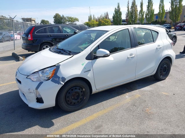 40087048 :رقم المزاد ، JTDKDTB3XD1536377 vin ، 2013 Toyota Prius مزاد بيع