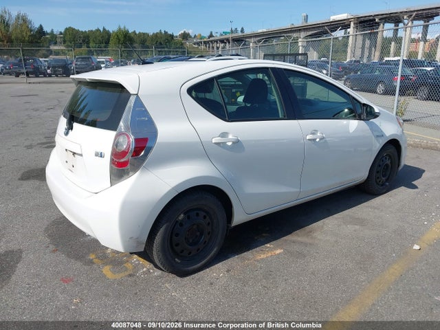 40087048 :رقم المزاد ، JTDKDTB3XD1536377 vin ، 2013 Toyota Prius مزاد بيع