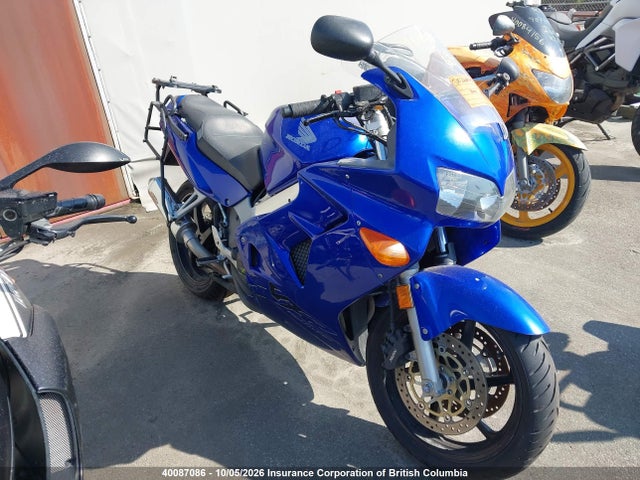 Продажа на аукционе авто 2000 Honda Vfr800 Fi, vin: JH2RC4621YM200072, номер лота: 40087086