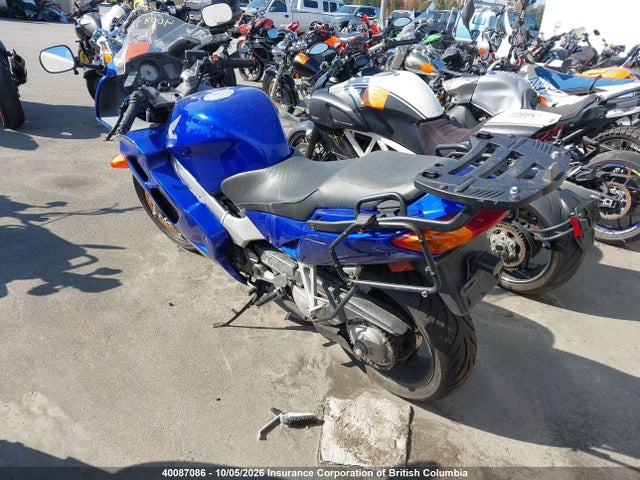 2000 Honda Vfr800 Fi მანქანა იყიდება აუქციონზე, vin: JH2RC4621YM200072, აუქციონის ნომერი: 40087086
