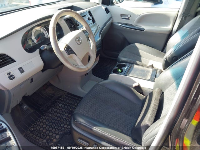 5TDXK3DC9ES446070 Toyota Sienna Sport