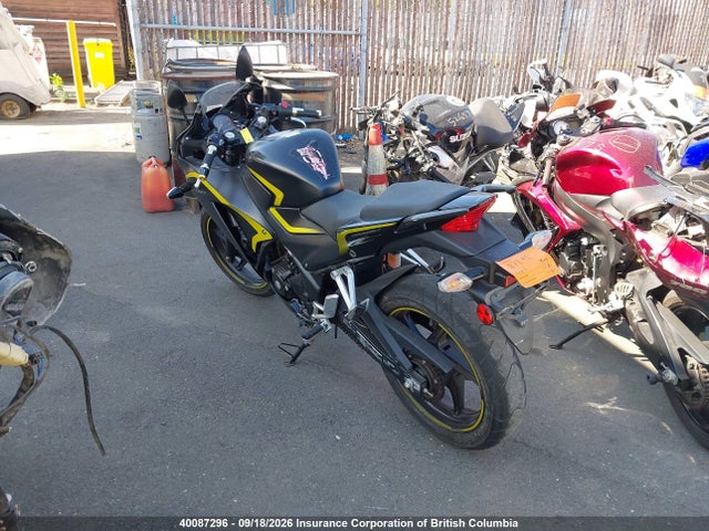 Honda Cbr300 Ra 2015 MLHNC516XF5100886 Image 3