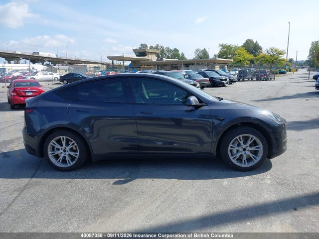 Tesla Model Y 2024 7SAYGDED1RF060596 Image 14