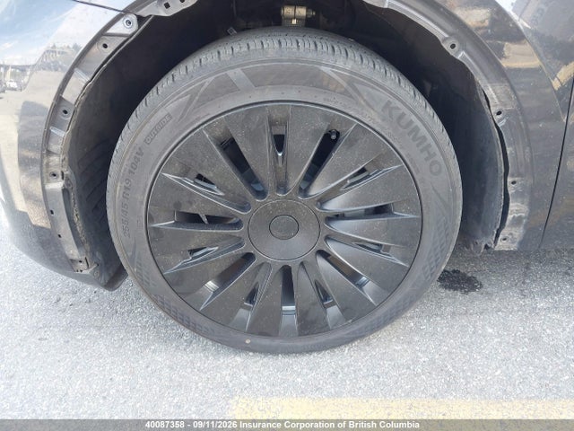 Tesla Model Y 2024 7SAYGDED1RF060596 Image 19