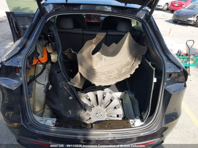 Tesla Model Y 2024 7SAYGDED1RF060596 Image 23