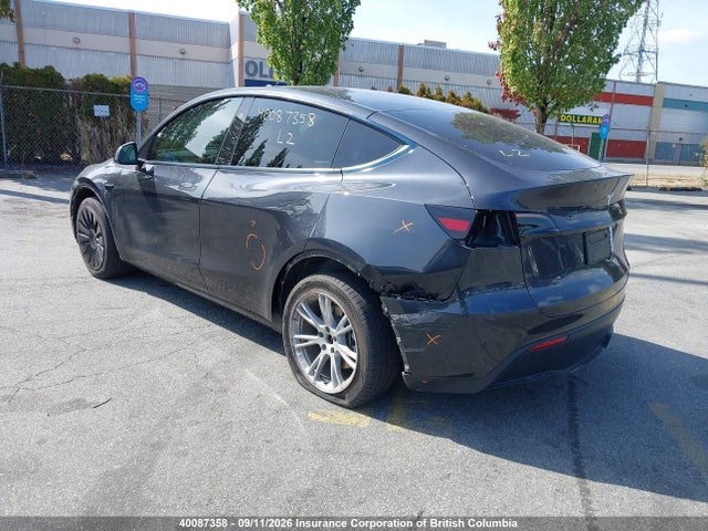 Tesla Model Y 2024 7SAYGDED1RF060596 Image 3