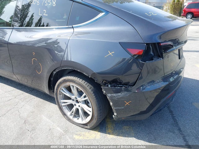 Tesla Model Y 2024 7SAYGDED1RF060596 Image 6