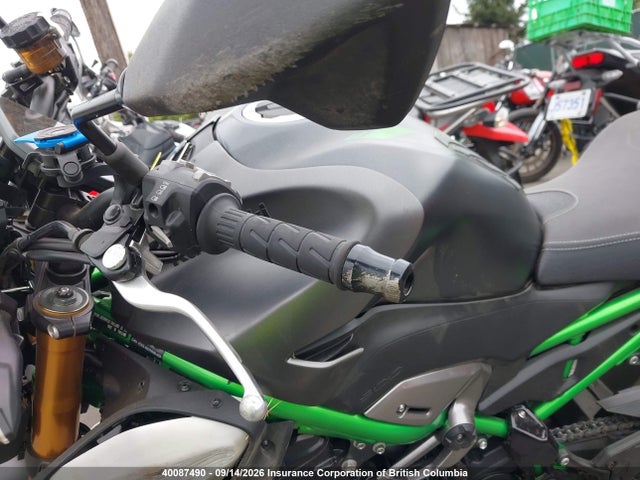 ML5ZRDT15TDA11983 Kawasaki Zr900 T