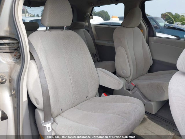 40087536 :رقم المزاد ، 5TDJK3DC3BS006167 vin ، 2011 Toyota Sienna Le مزاد بيع