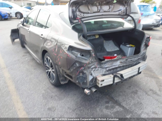 Toyota Camry 2018 4T1B21HK0JU510031 Image 3