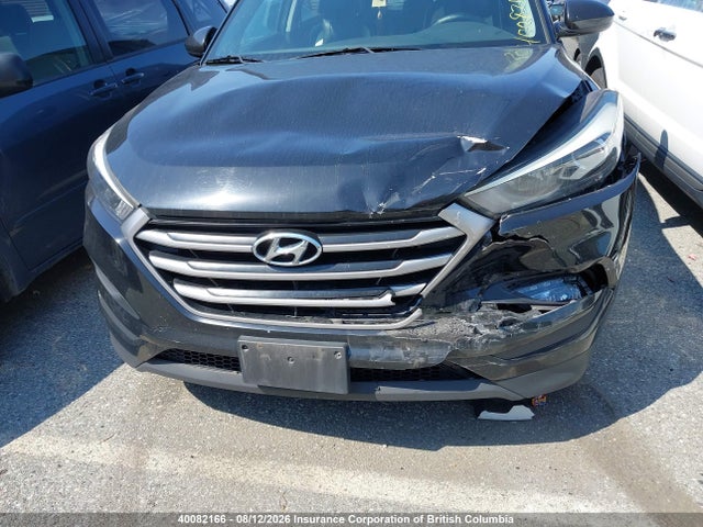 KM8J23A4XHU443760 Hyundai TUCSON SE