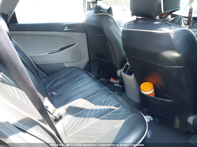 KM8J23A4XHU443760 Hyundai TUCSON SE